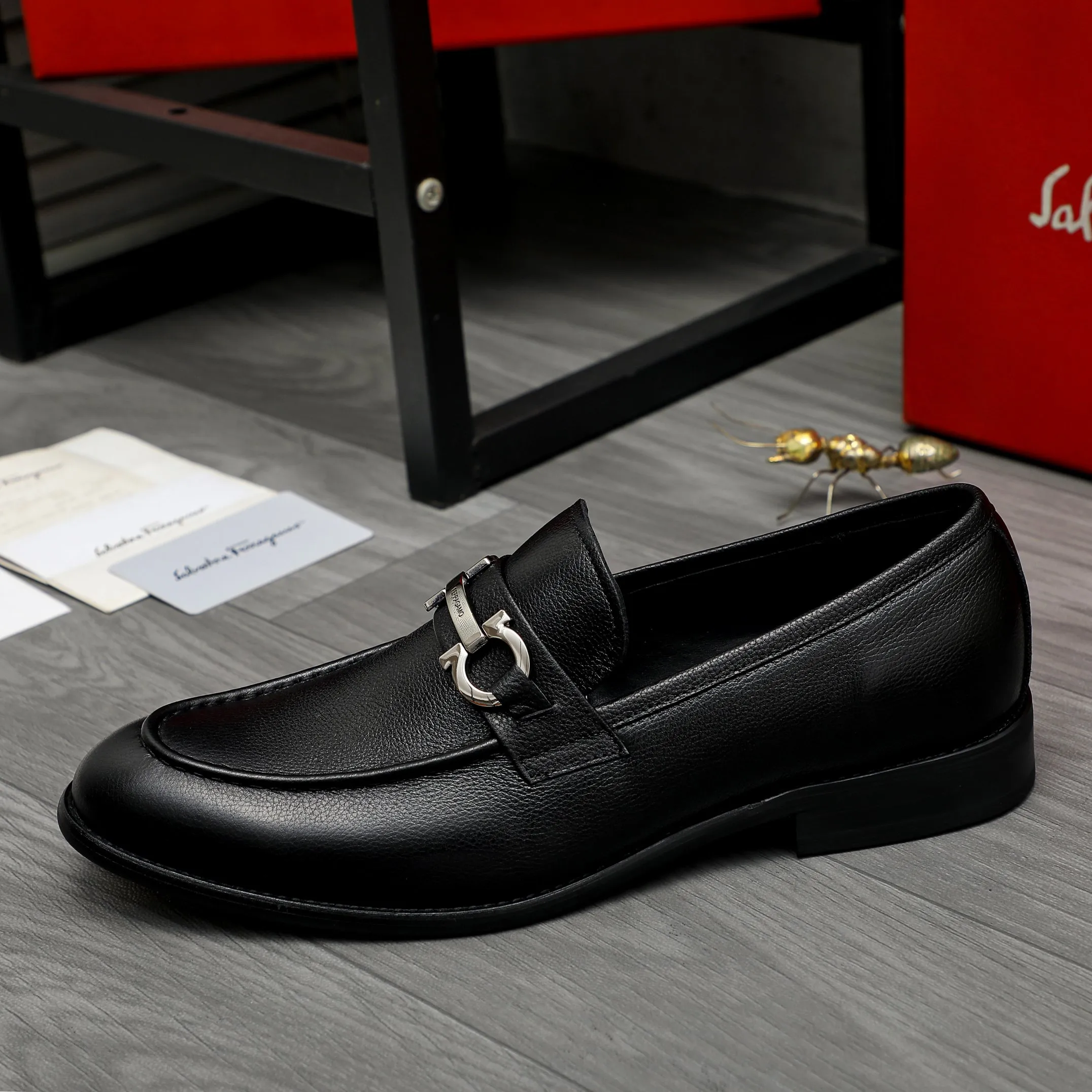 Men's shoes 💰420 Product trademark: Ferragamo " Ferragamo ] Business slip-on leather shoes Regular size: 39-45 (38.46 custom-made, non-refundable) Product materials: Selected small pebbled cowhide upper, sheepskin lining, original rubber outsole